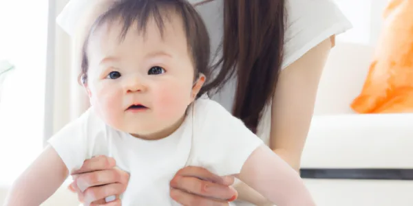 cute-Japans-baby-boy-with-mom